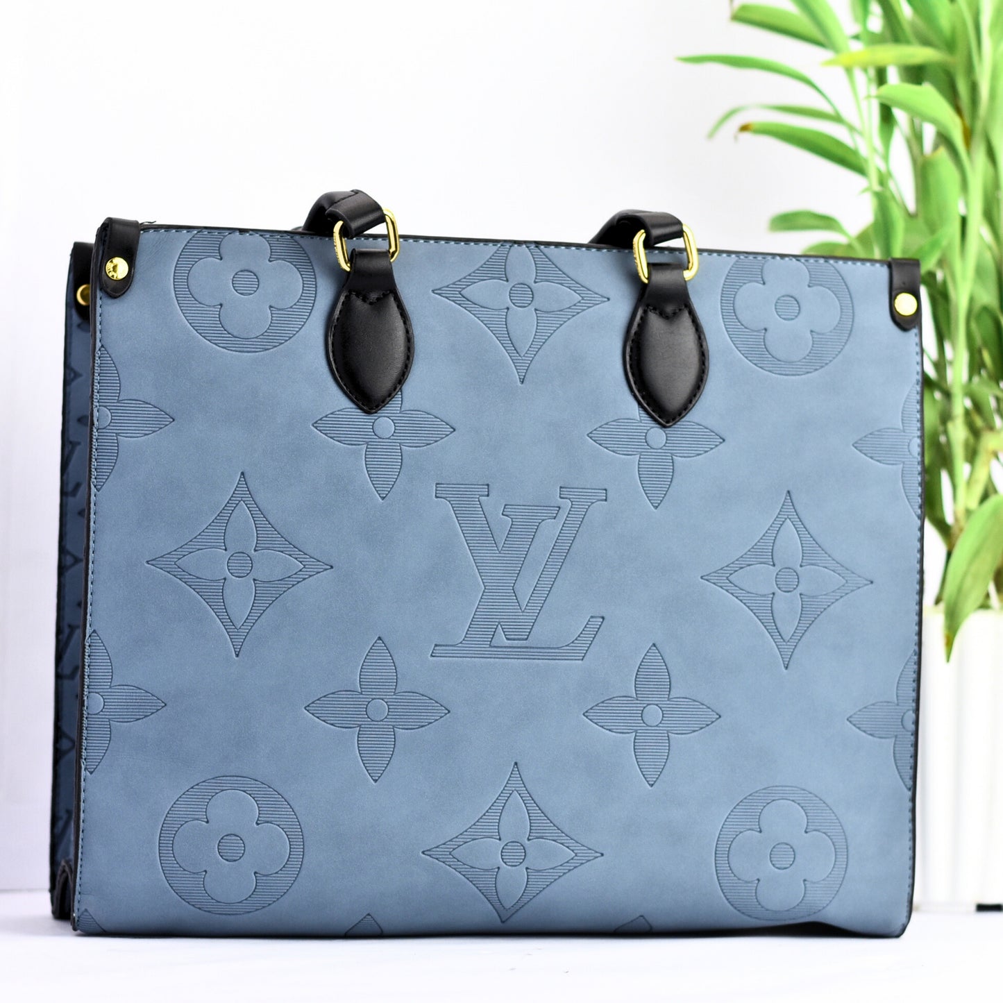 LV TOTE