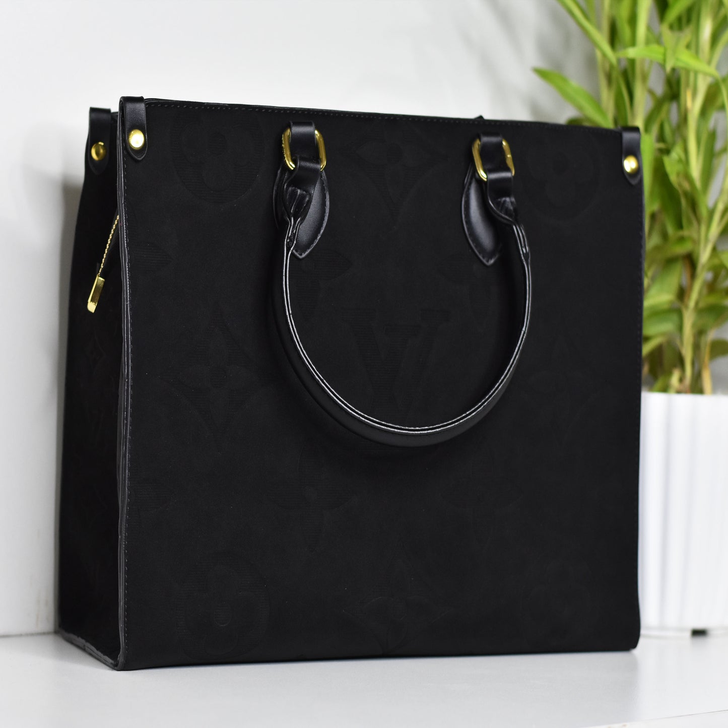 LV TOTE